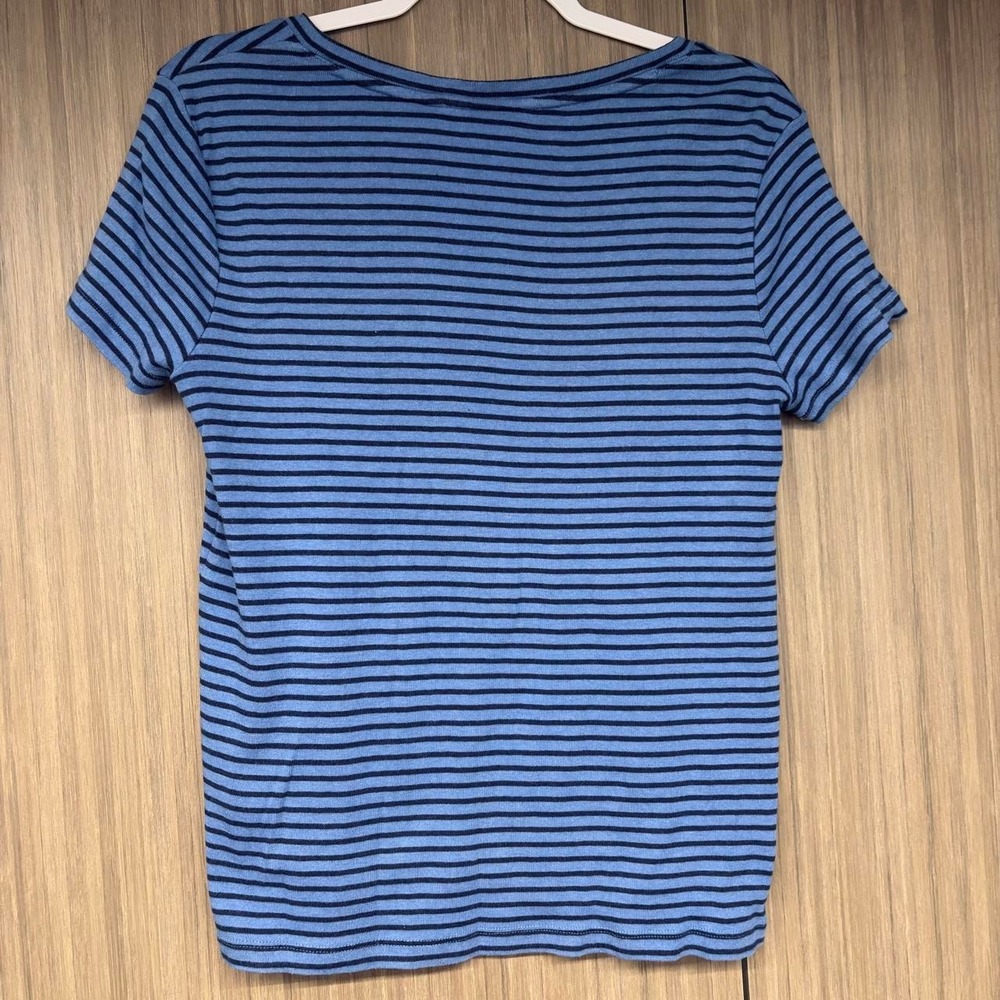 Vineyard Vines Blue Striped Ribbed Tee Size M Whale Logo Short Sleeve Top - Picture 2 of 5
